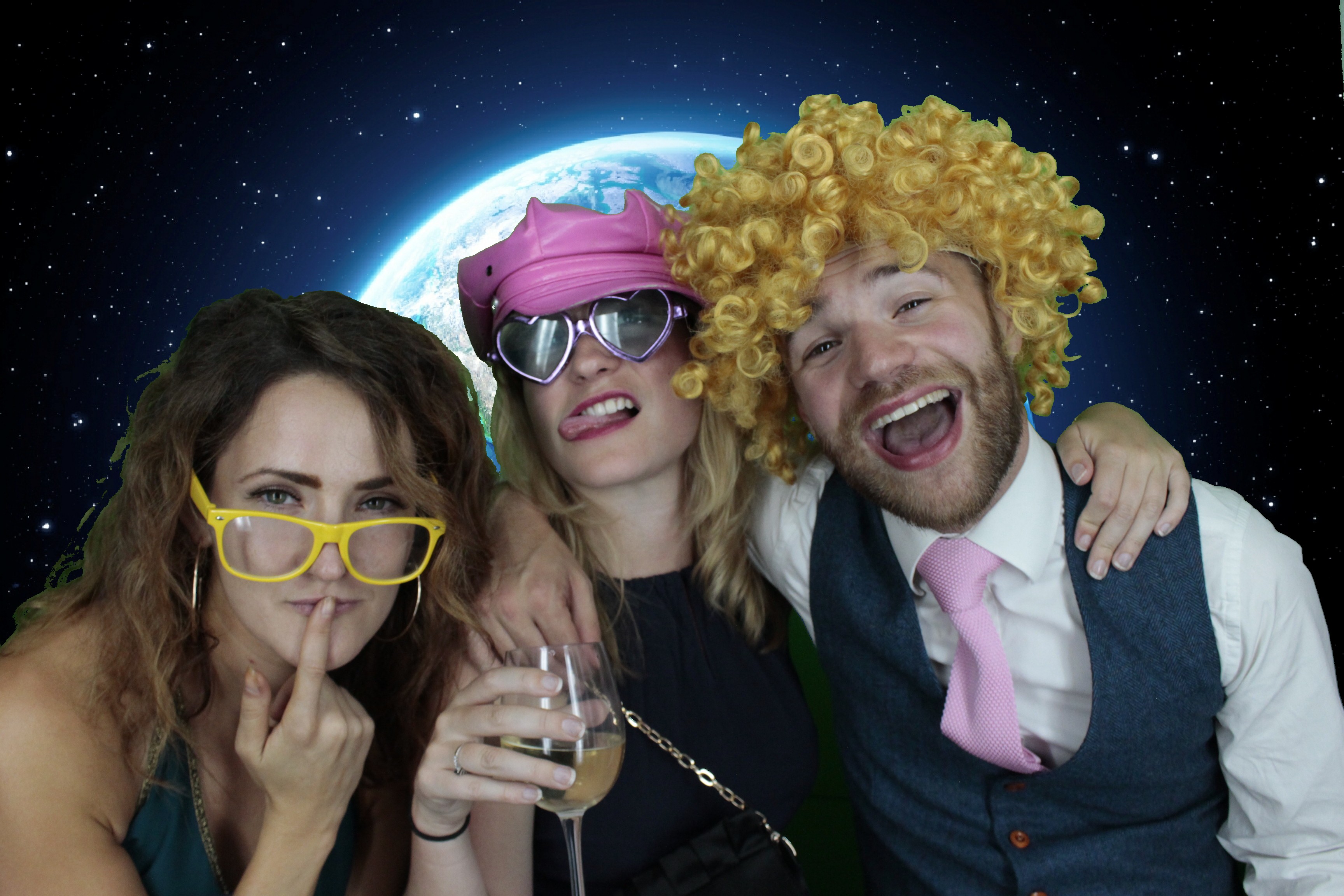 Mr & Mrs Bowles | View more photos from the event at gallery.myphotoboothexperience.co.uk/u/MyPhotoBoothExperienceLtd/Mr-Mrs-Bowles